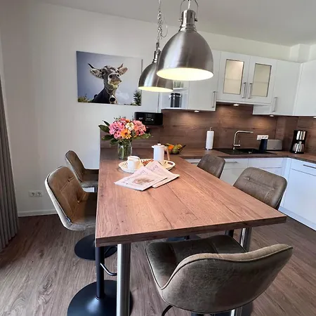 Diemelblick 39 Mit Hund - Direkt Am Mit Sauna, Terrasse Und Garten Fuer Bis Zu 5 Personen Casa vacanze Diemelsee